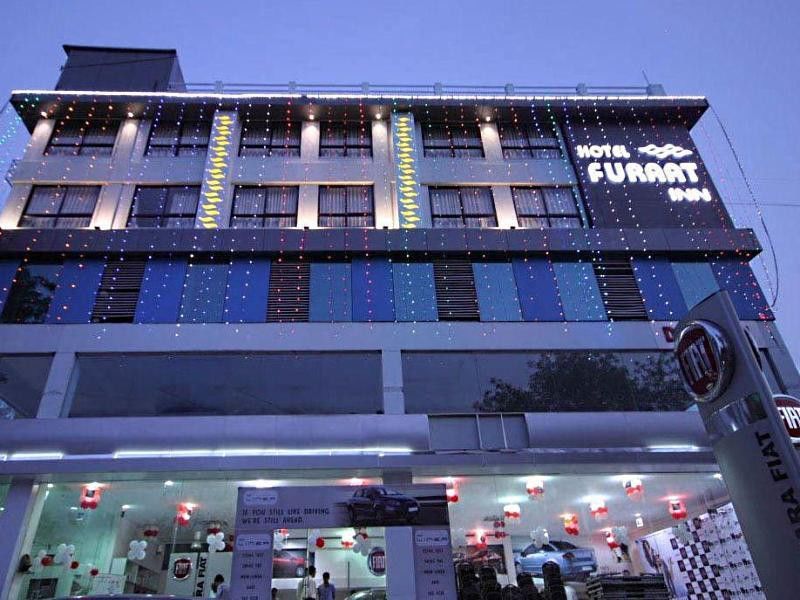 Golden Plaza Hotel Ahmedabad Buitenkant foto