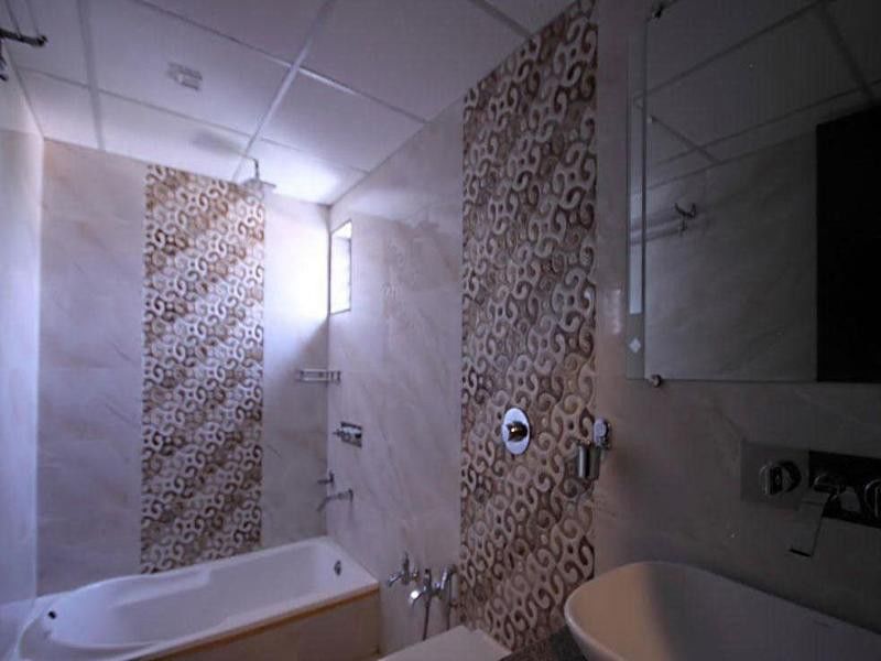 Golden Plaza Hotel Ahmedabad Buitenkant foto